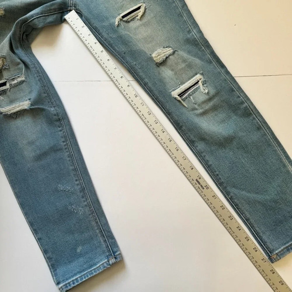 KanCan  Luxanna Mid Rise Slim Boyfriend Jeans Light Blue Wash Distressed Sz 24 - Picture 9 of 15